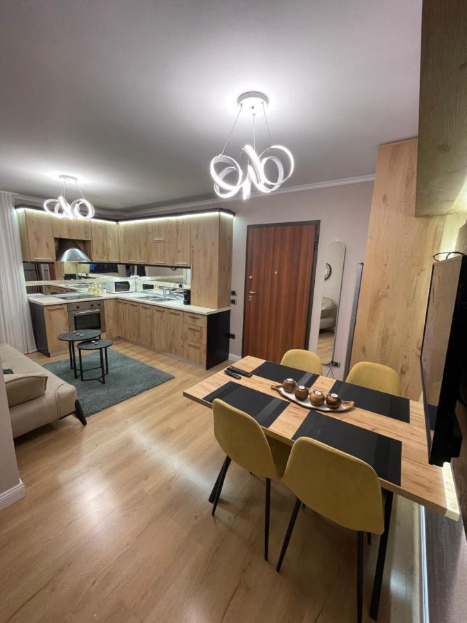 Superior 2Br Apartment Tirana Exterior photo